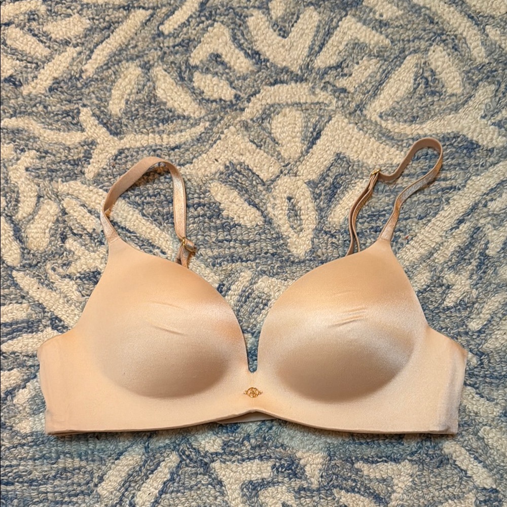 Victoria’s Secret So Obsessed Smooth Wireless Push-Up Bra